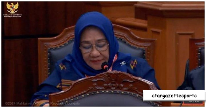 Latar Belakang Tina Nur Alam