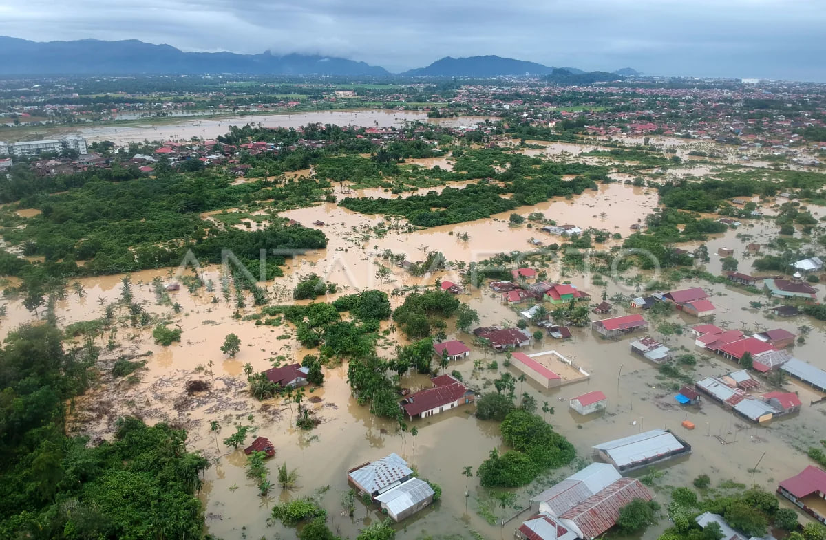 Dampak Banjir Di Padang